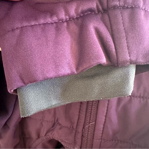 Under Armour UA Storm Plum Lightweight Quilted Hooded Jacket Zip Active Large - Picture 11 of 12